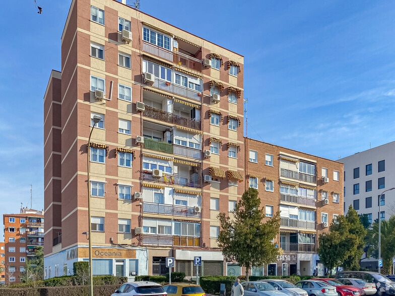 Multifamily in Móstoles, Madrid for sale - Primary Photo - Image 1 of 1