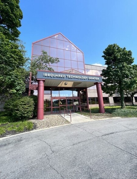 100 7th Ave, Chardon, OH for lease - Building Photo - Image 1 of 9
