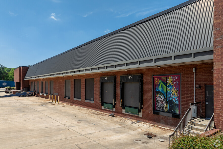 4225-4245 Westfield Dr SW, Atlanta, GA for lease - Building Photo - Image 2 of 5