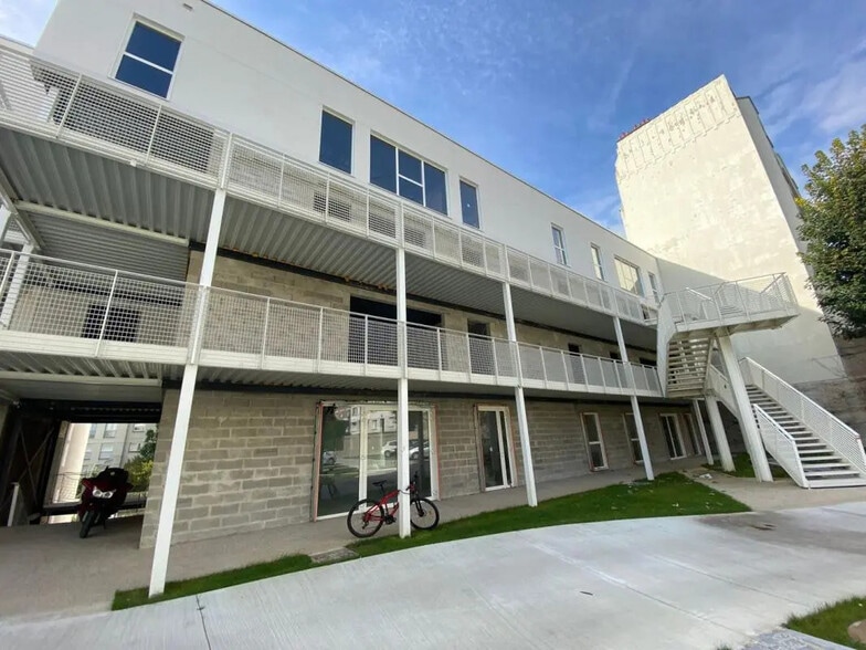 Office in Cachan for lease - Building Photo - Image 3 of 5