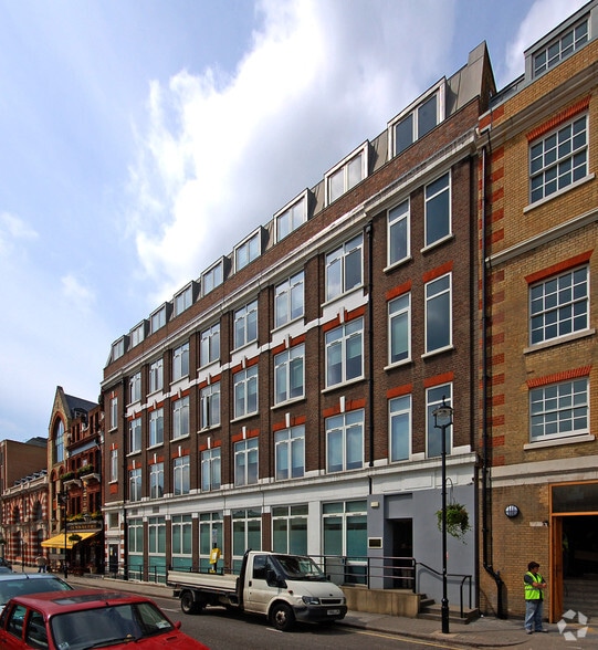 28-32 Aybrook St, London for lease - Building Photo - Image 3 of 6