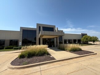 More details for 1450 N Center Point Rd, Hiawatha, IA - Office for Lease