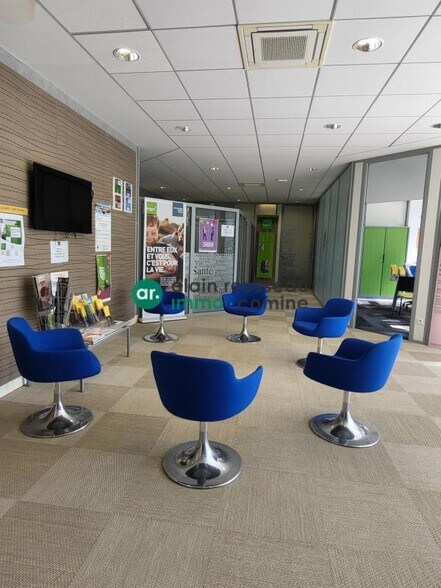 Office in Angers for sale - Building Photo - Image 2 of 4