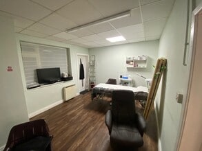 12 Derby Way, Stockport for lease Interior Photo- Image 1 of 2