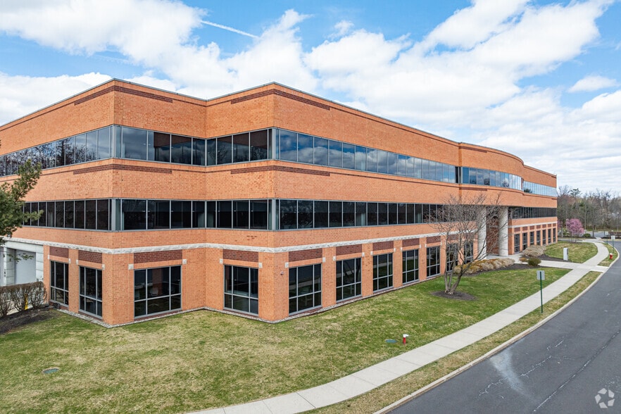 9 Roszel Rd, West Windsor, NJ for lease - Primary Photo - Image 1 of 11