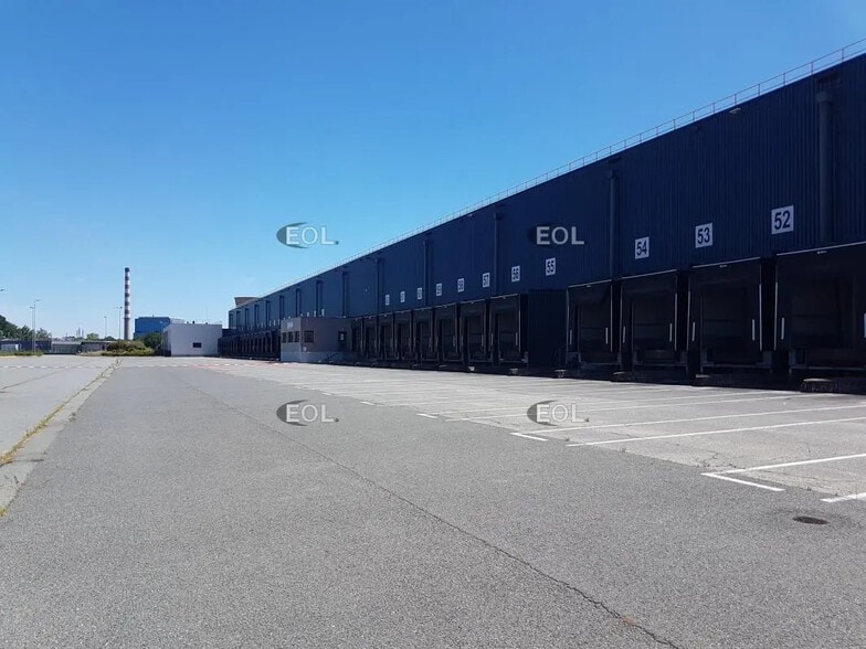 Industrial in Montceau-les-Mines for lease - Building Photo - Image 2 of 8