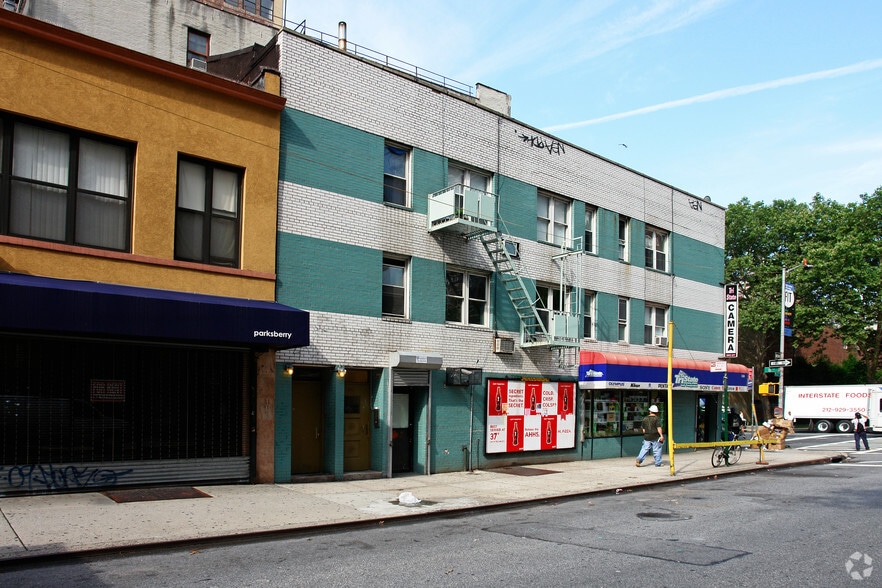 336-338 Eighth Ave, New York, NY for lease - Building Photo - Image 3 of 5