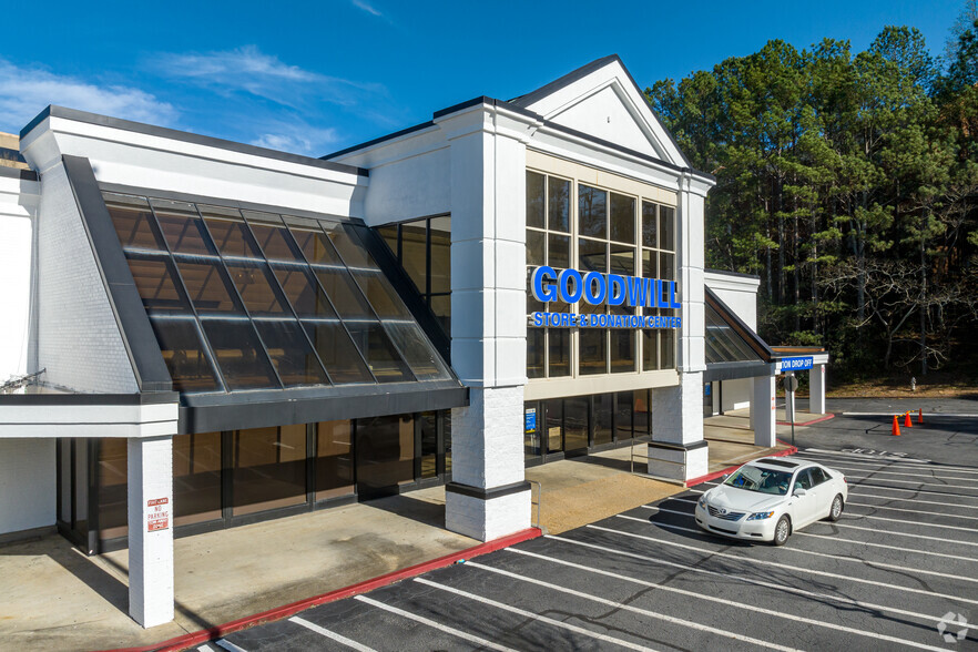 8329-8371 Roswell Rd NE, Atlanta, GA for lease - Building Photo - Image 2 of 20