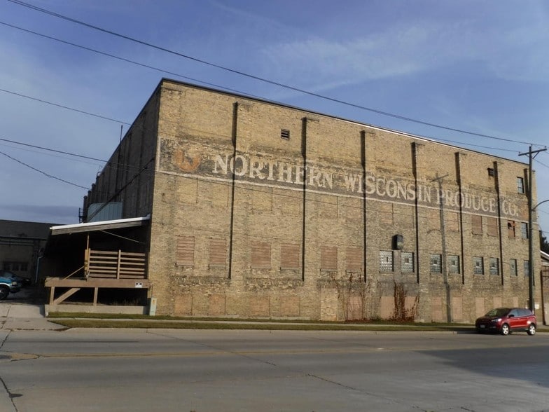 1306-1310 Clark St, Manitowoc, WI for sale - Primary Photo - Image 2 of 16