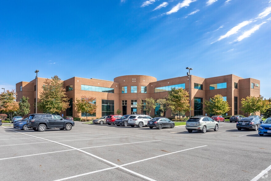 670 Morrison Rd, Gahanna, OH for lease - Building Photo - Image 2 of 23