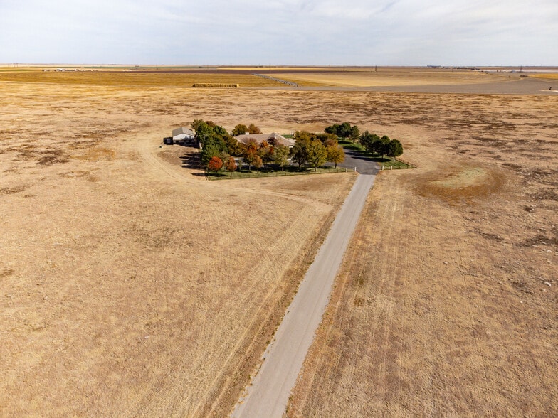 801 E 10th, Sunray, TX for sale - Building Photo - Image 1 of 1