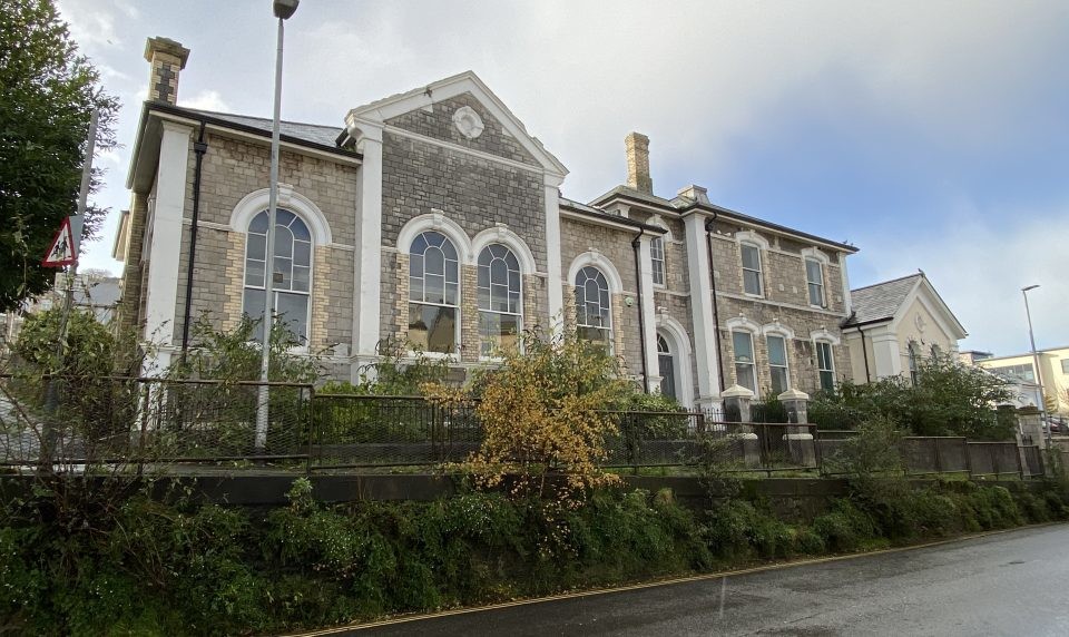 129 East Street, Newton Abbot for sale Primary Photo- Image 1 of 1