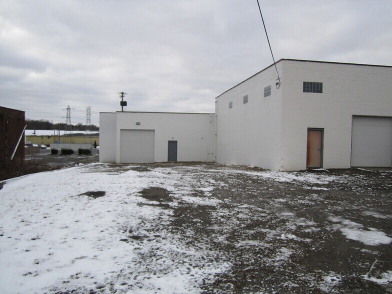 20 Lexington Pl, Austintown, OH for lease - Building Photo - Image 3 of 8