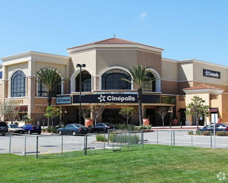 8520-8580 Whittier Blvd, Pico Rivera, CA for lease - Building Photo - Image 2 of 8