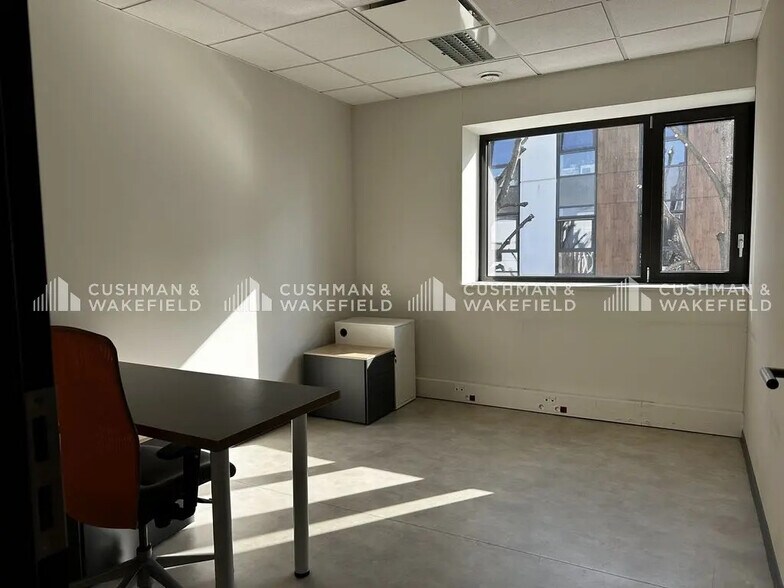 Office in Strasbourg for lease - Interior Photo - Image 3 of 10