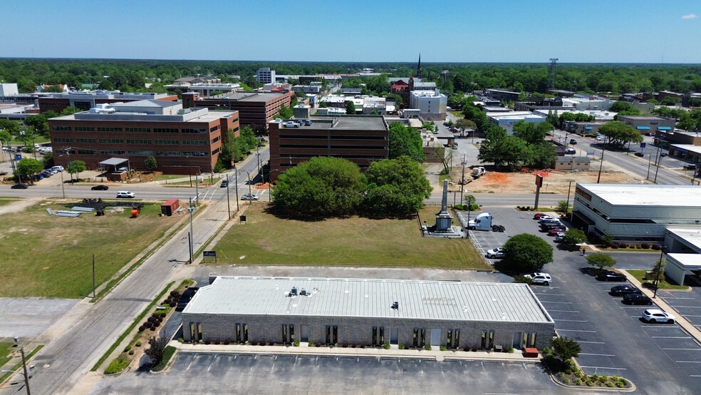 208 W Hampton Ave, Sumter, SC for lease - Building Photo - Image 1 of 9