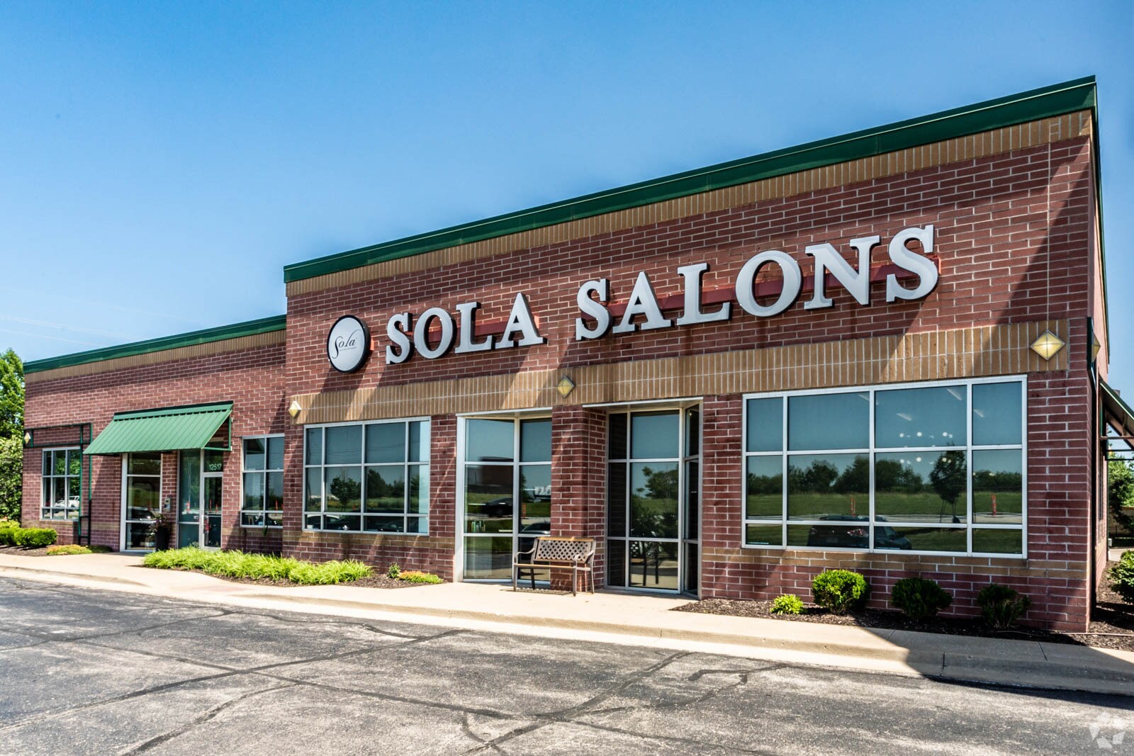 12517 S Rogers Rd, Olathe, KS for sale Primary Photo- Image 1 of 1