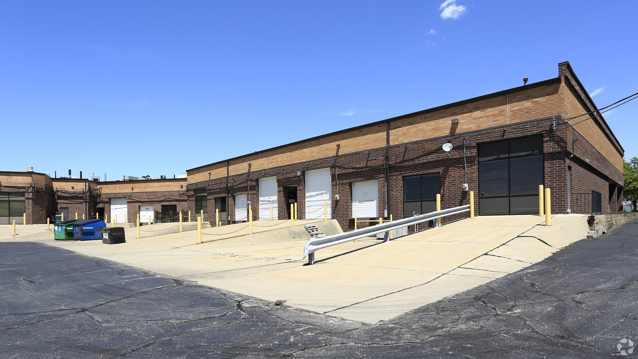 6180 Halle Dr, Valley View, OH 44125 Flex for Lease