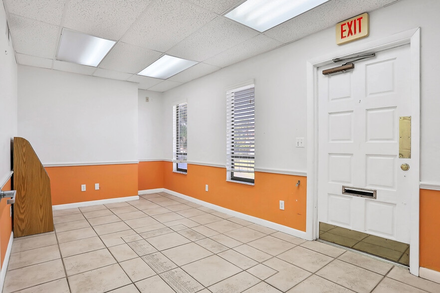 162 Peninsula Dr S, Daytona Beach, FL for sale - Building Photo - Image 3 of 50