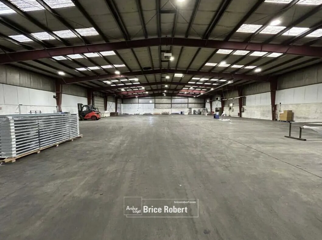 Industrial in Brignais for lease Interior Photo- Image 1 of 2