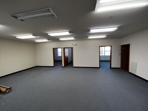 1100 E Washington St, Grayslake, IL for lease Interior Photo- Image 2 of 6