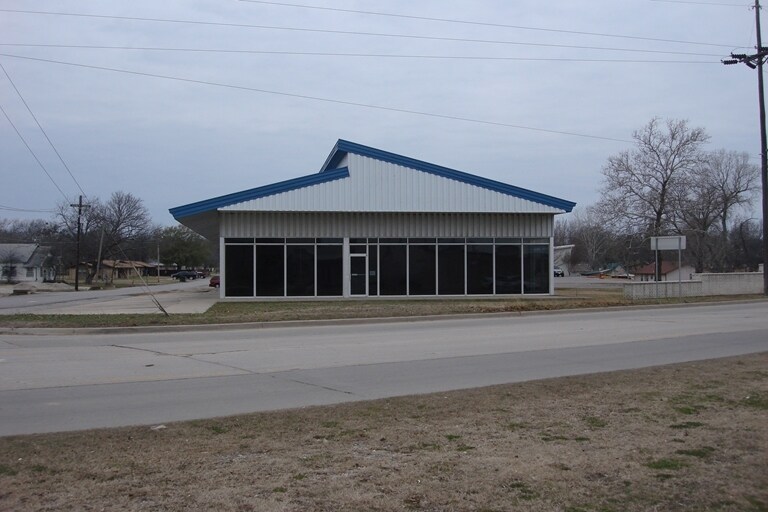 Retail in Madill, OK for sale Primary Photo- Image 1 of 1