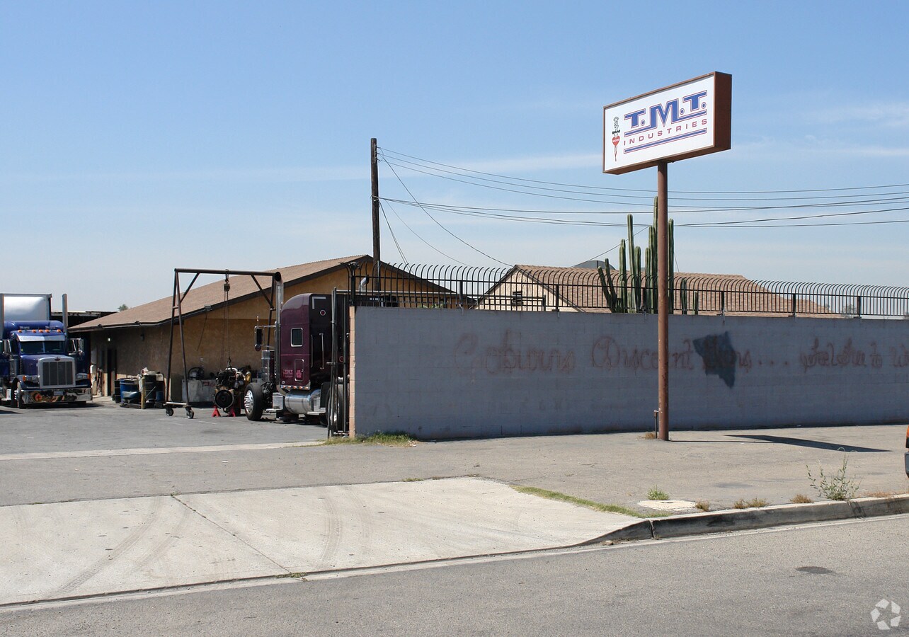 1484114859 Whittram Ave, Fontana, CA 92335 Fontana Truck Yard