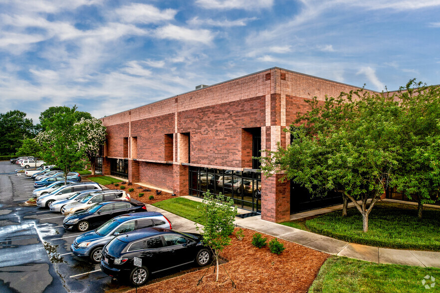 10708 Granite St, Charlotte, NC for lease - Primary Photo - Image 1 of 6