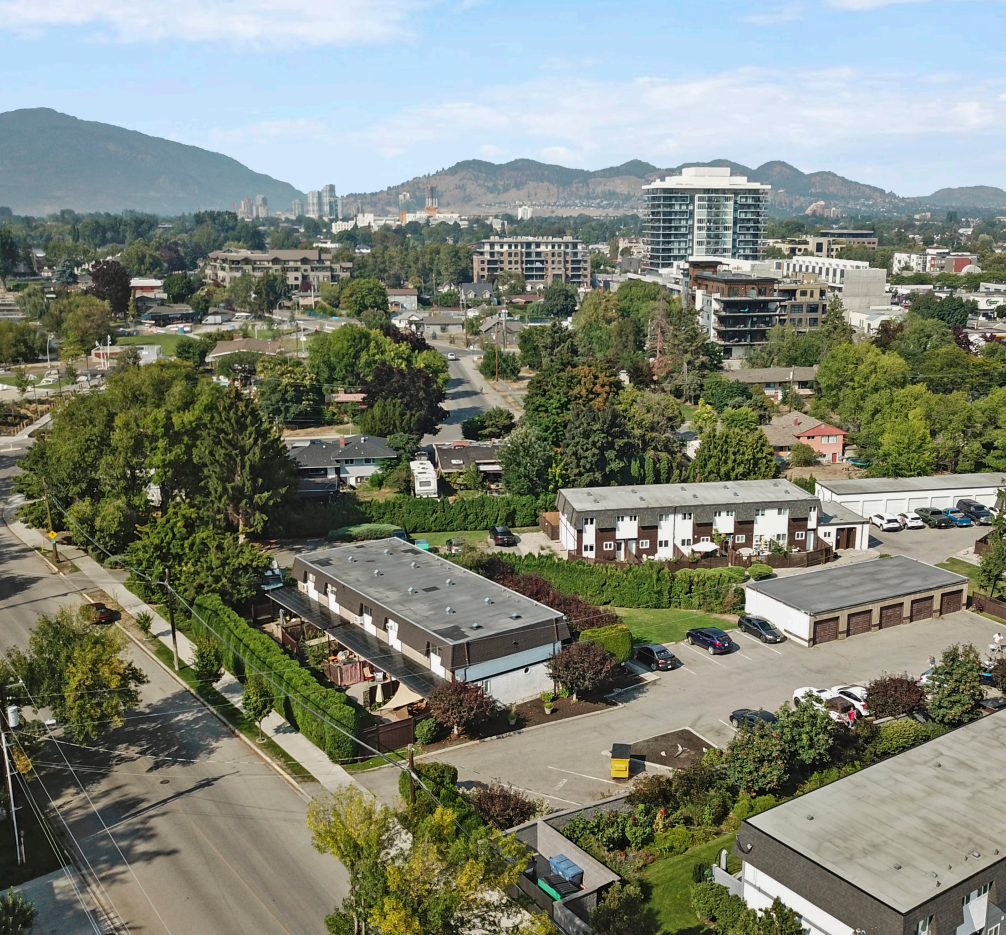 3145 Walnut St, Kelowna, BC for sale Primary Photo- Image 1 of 3