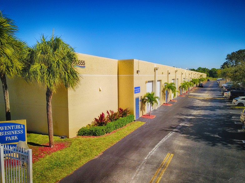 20815 NE 16th Ave, Miami, FL for lease - Primary Photo - Image 1 of 8