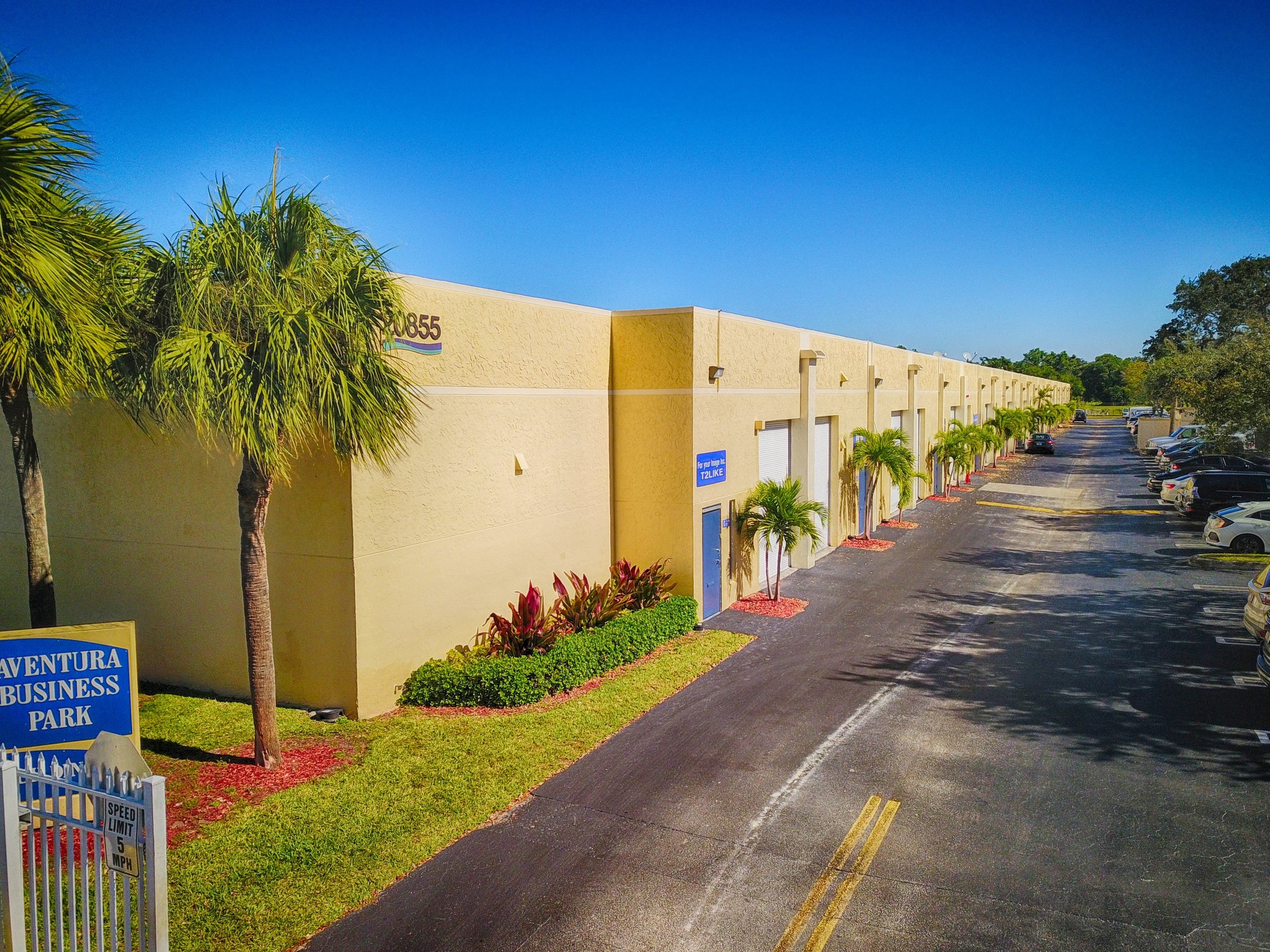 20815 NE 16th Ave, Miami, FL for lease Primary Photo- Image 1 of 9