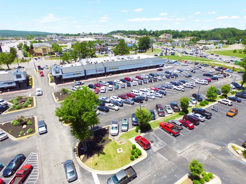 6125 University Dr NW, Huntsville, AL for lease - Aerial - Image 2 of 7