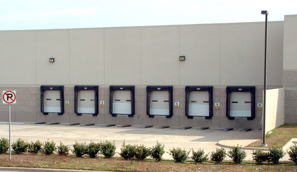 1351 Post & Paddock St, Grand Prairie, TX for sale - Building Photo - Image 1 of 1