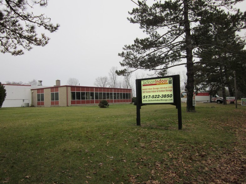 9353 Lee Rd, Jackson, MI 49201