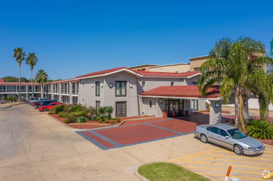 1126 Highway 332, Clute, TX for sale - Primary Photo - Image 1 of 1