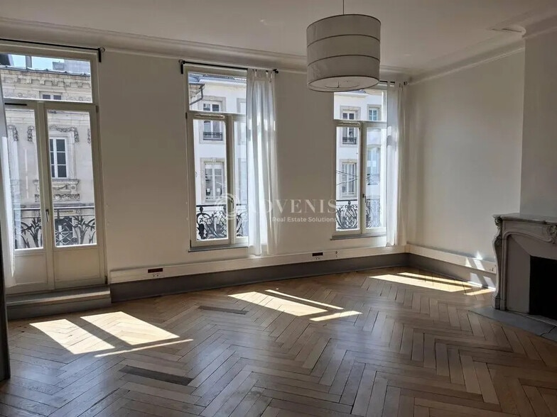 Office in Nancy for sale - Interior Photo - Image 2 of 7