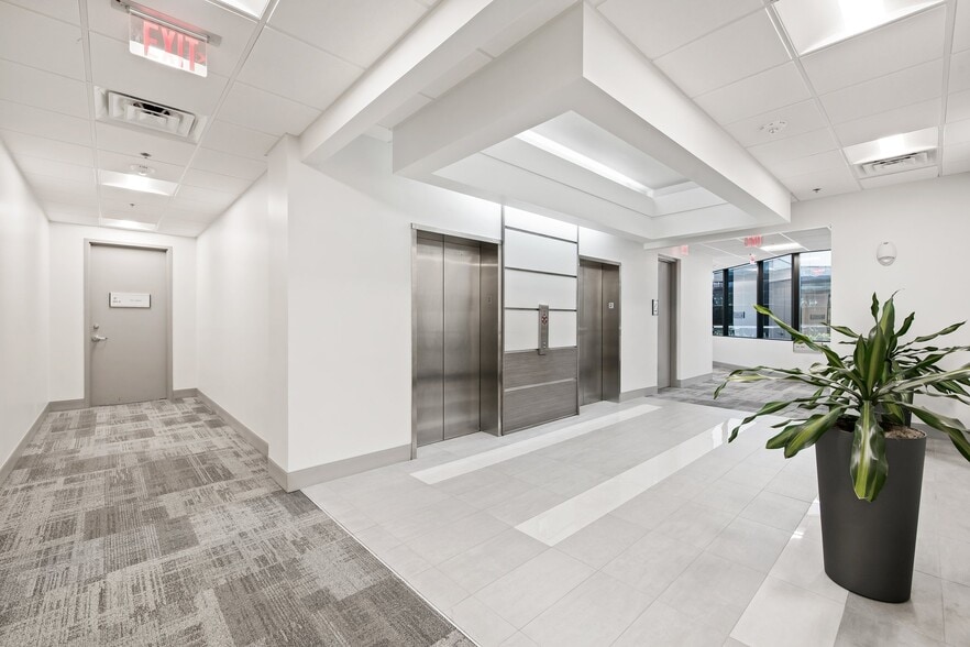 4800 N Federal Hwy, Boca Raton, FL for sale - Interior Photo - Image 2 of 18