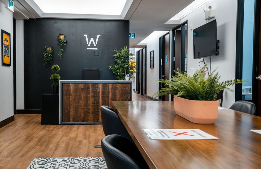 350 Bay St, Toronto, ON for lease - Interior Photo - Image 2 of 13