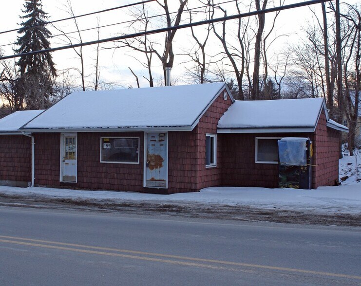 195 Highland Lakes Rd, Highland Lakes, NJ 07422