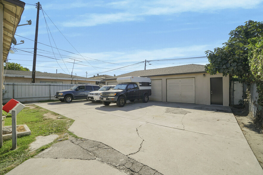 3566 Mulford Ave, Lynwood, CA for sale - Building Photo - Image 3 of 8