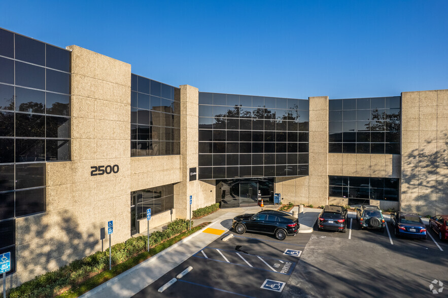 2500 Red Hill Ave, Santa Ana, CA for lease - Building Photo - Image 3 of 11