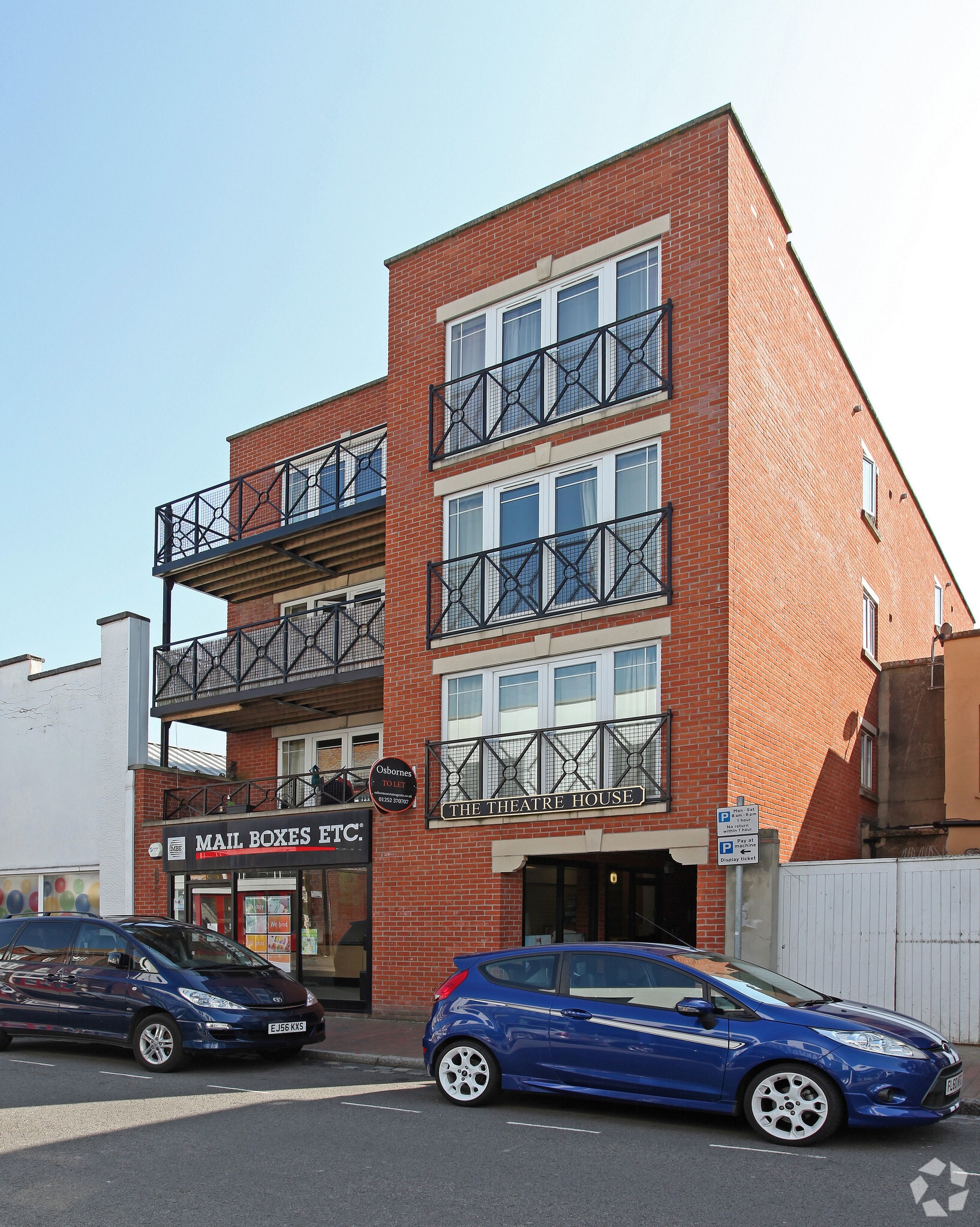 8 Camp Rd, Farnborough for sale Primary Photo- Image 1 of 1