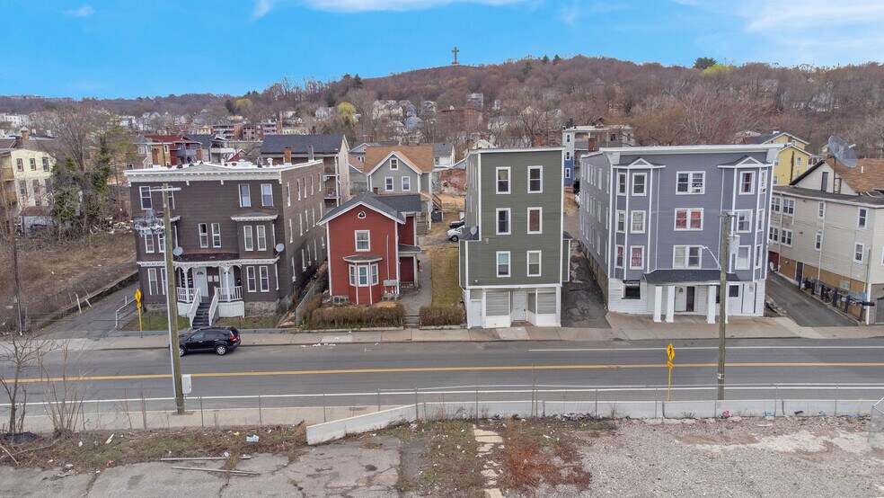 685 S Main St, Waterbury, CT for sale - Building Photo - Image 2 of 2