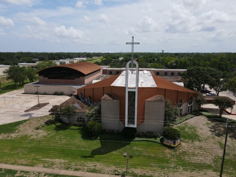 1062 Fairmont Pky, Pasadena, TX for sale - Aerial - Image 1 of 1