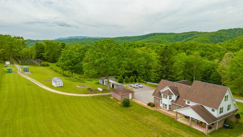 409 Butcher Ln, Crawley, WV for sale - Primary Photo - Image 1 of 13