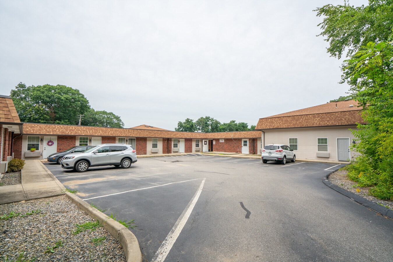 50 Palmer St, Norwich, CT 06360