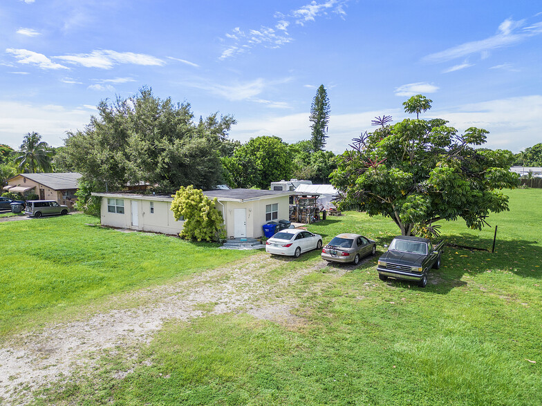 5838 McKinley St, Hollywood, FL for sale - Primary Photo - Image 3 of 5