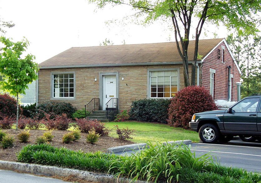 696 Antone St NW, Atlanta, GA for sale - Primary Photo - Image 1 of 6