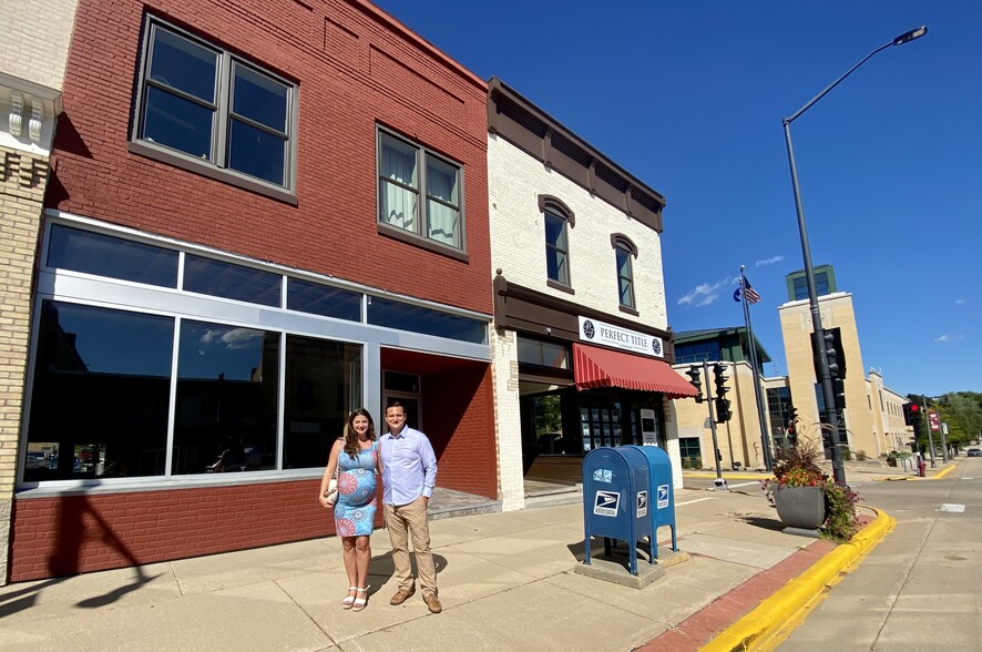 240-242 E Main St, Sun Prairie, WI for sale - Building Photo - Image 1 of 1