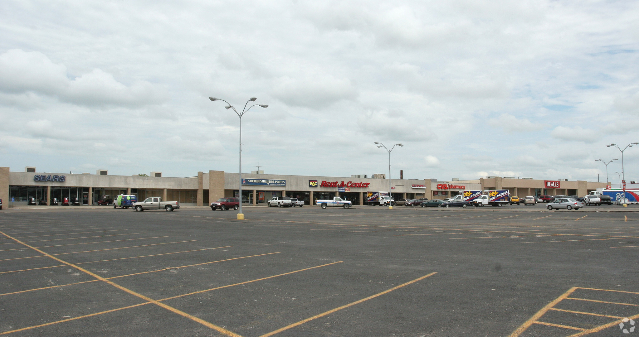 2003 N Saint Marys St, Beeville, TX for lease Building Photo- Image 1 of 5